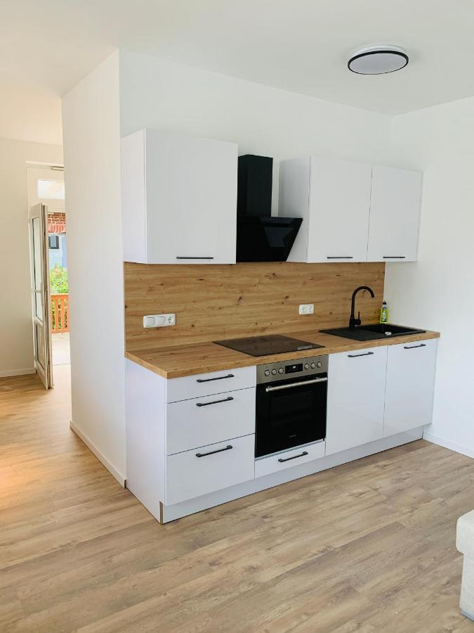 Feddersen Living Kernsanierte Ferienwohnungen - Gemuetlich - Netflix - Voll Ausgestattet - Zentral บรุนส์บึทเทล ภายนอก รูปภาพ